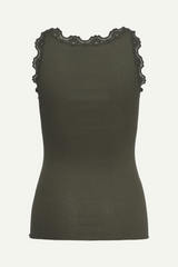Top in olivegrün mit Spitze am Ausschnitt von Rosemunde Copenhagen im youmee.market bern