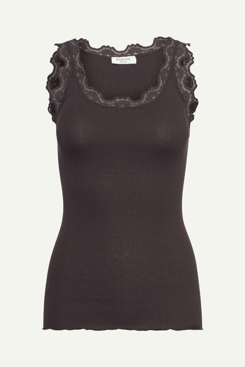 Top in braun mit Spitze am Ausschnitt von Rosemunde Copenhagen im youmee.market bern
