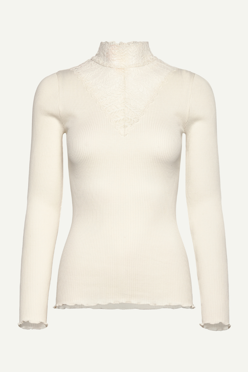 Longsleeve in creme mit Spitze am V-Ausschnitt und Rollkraken von Rosemunde Copenhagen im youmee.market bern