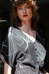 Bluse Daisys Flowers Black