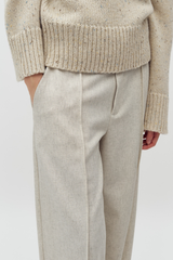 Ballonhose von Frau getragen in creme von MbyM im youmee.market in Bern