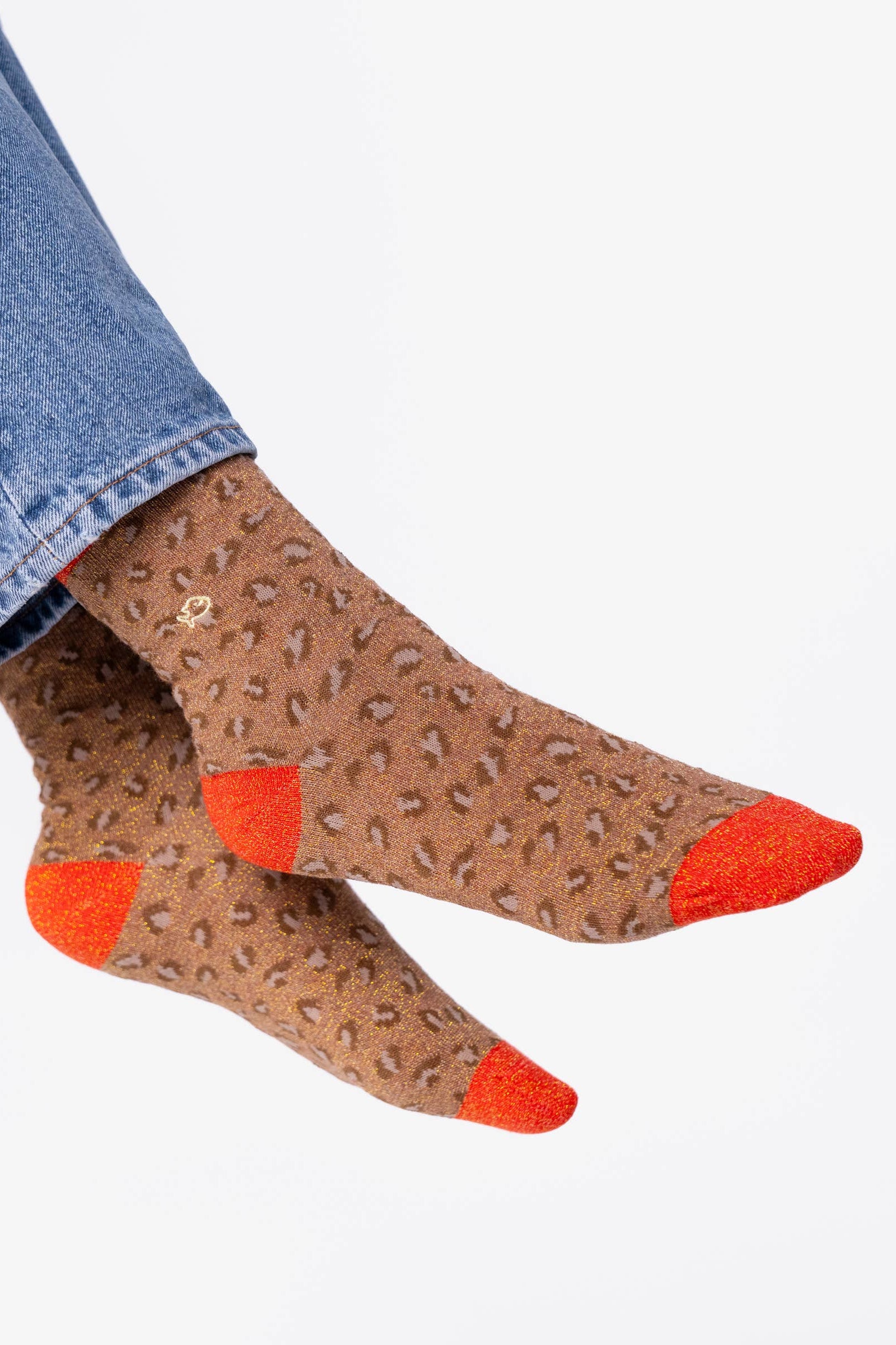 socken mit leoparden muster braun und orange