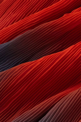 Thinking MU Rock Pauline mit Plissee & Farbverlauf in Rot-Gelb-Blau, recyceltes Material, erhältlich bei Youmee.market Bern