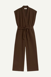 Thinking MU Jumpsuit Malawi in Braun aus strukturierter Bio-Baumwolle mit Taillengürtel, erhältlich bei Youmee.market Bern