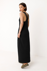 SKFK Strickkleid in Schwarz aus Bio-Baumwolle, ärmellos mit V-Ausschnitt, A-Linie in Midi-Länge – nachhaltig, weich und zeitlos