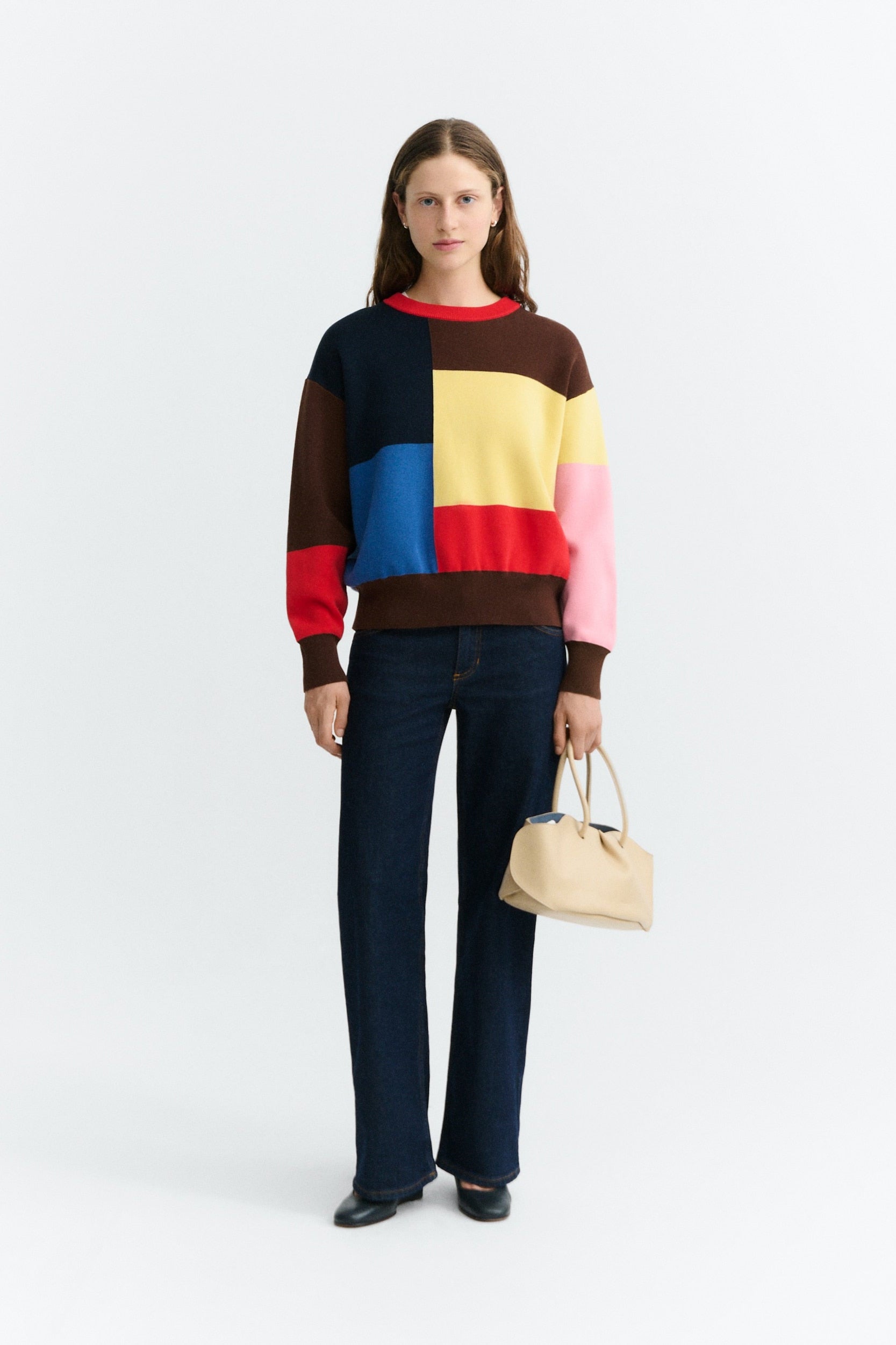 Thinking MU Petra Colors Multicolor Damen Pullover kombiniert mit dunkler Jeans