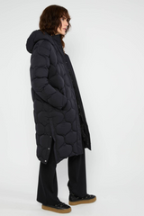 Mantel No Down Mister falling into deep black