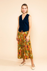 Hose In Full Bloom Tropical Reverie