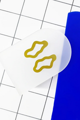 ohrschmuck von mimimono aus recyceltem acryl in gold und geometrischer wellenform im youmee.market bern