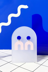 Ohrschmuck von mimimono in rosa und königsblau aus recyceltem Acryl im Youmee.market Bern