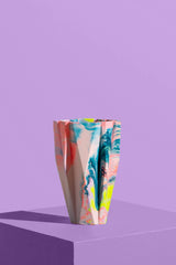 Jesmonit Vase marmoriert in Koralle und Flieder