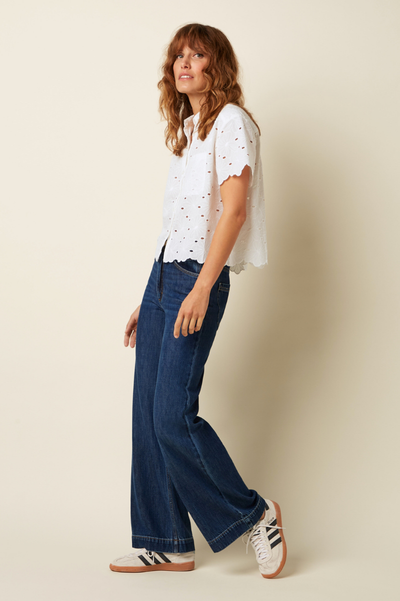 Bestickte Kurzarmbluse für den Sommer in Weiss von King Louie im Youmee.market Bern