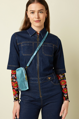 Handytasche in glänzendem Leder in Blau von King Louie im Youmee.market Bern