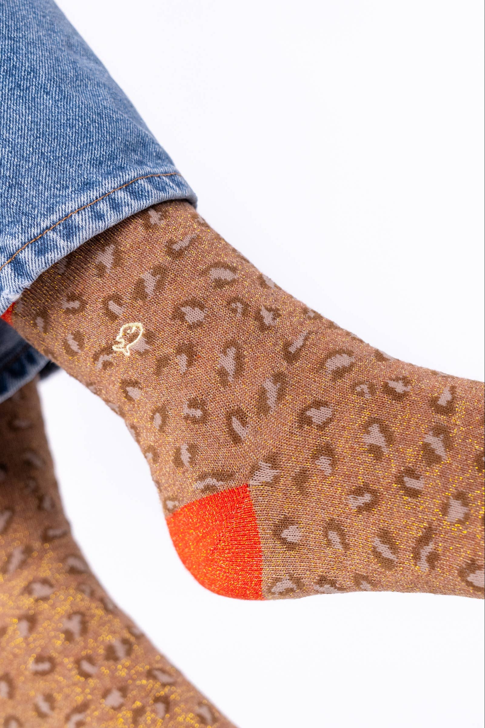socken mit leoparden muster braun und orange