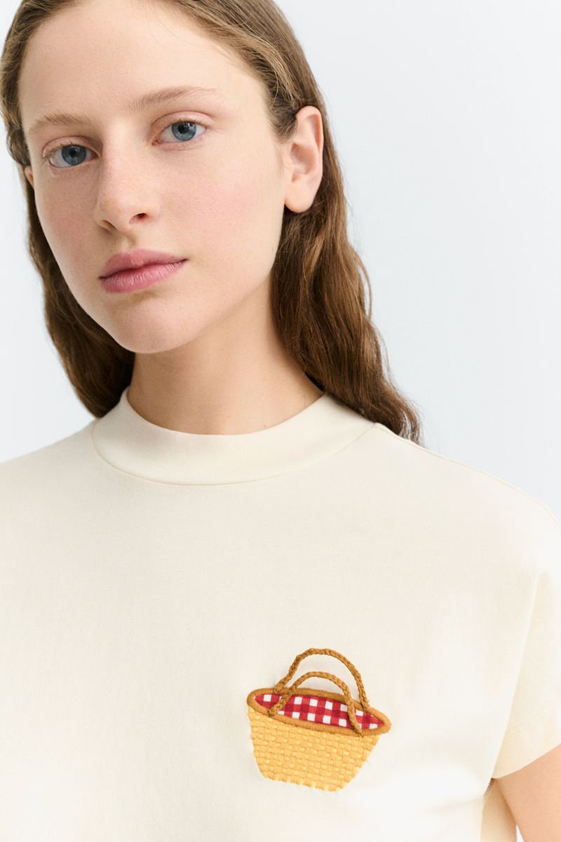 Thinking MU Volta Basket T-Shirt Damen in Ecru mit Stickerei auf der Brust – Youmee.market Schweiz