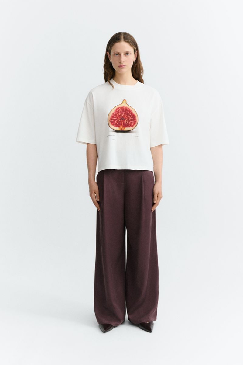 Thinking MU Lena Figa Damen T-Shirt aus Bio-Baumwolle kombiniert mit weiter Hose – Youmee.market Schweiz