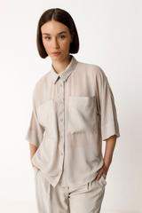 beige, locker geschnittene Boyfriend-Hemd von SKFK im Safaris Style im Youmee.market Bern