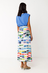 SKFK Midirock mit Grems-Print aus recyceltem Polyester in plissierter A-Linie – erhältlich bei Youmee.market Schweiz