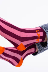 gestreifte socken mit text aperol bordeaux rosa und orange