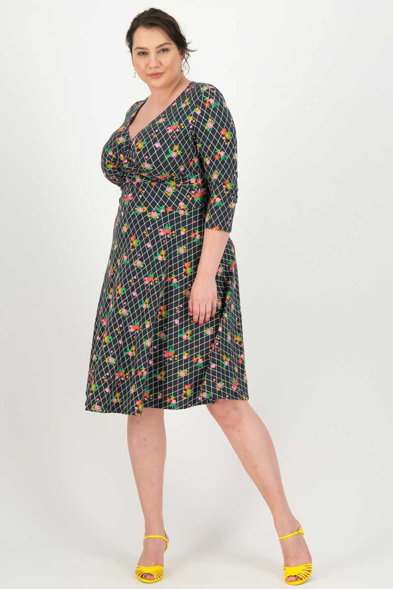 Midi-Kleid Hot Knot Robe 3/4arm mit Grid Of Flowers Muster von Blutsgeschwister Bild 3